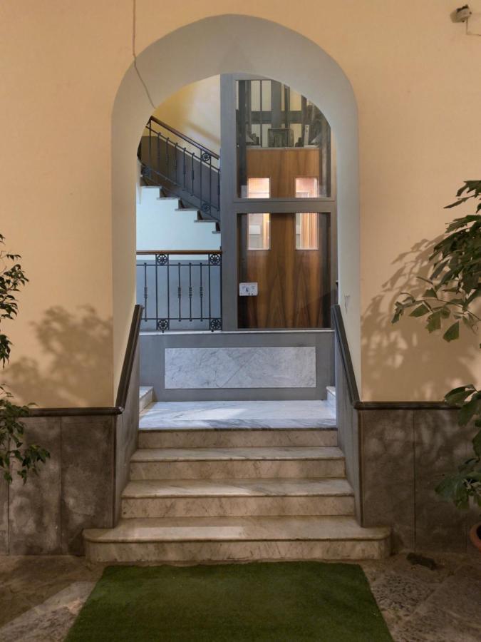 L' Altobasso Apt - Atypical Neapolitan House Luaran gambar
