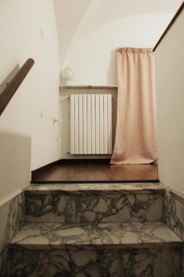 L' Altobasso Apt - Atypical Neapolitan House Luaran gambar